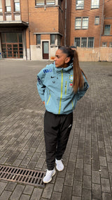 Veste imperméable du Brésil bleu ciel, vue 2 - Maison de la Veste